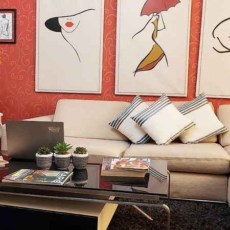 Spacious Family-Friendly Apartment In The Heart Of Bllok Tirana Extérieur photo
