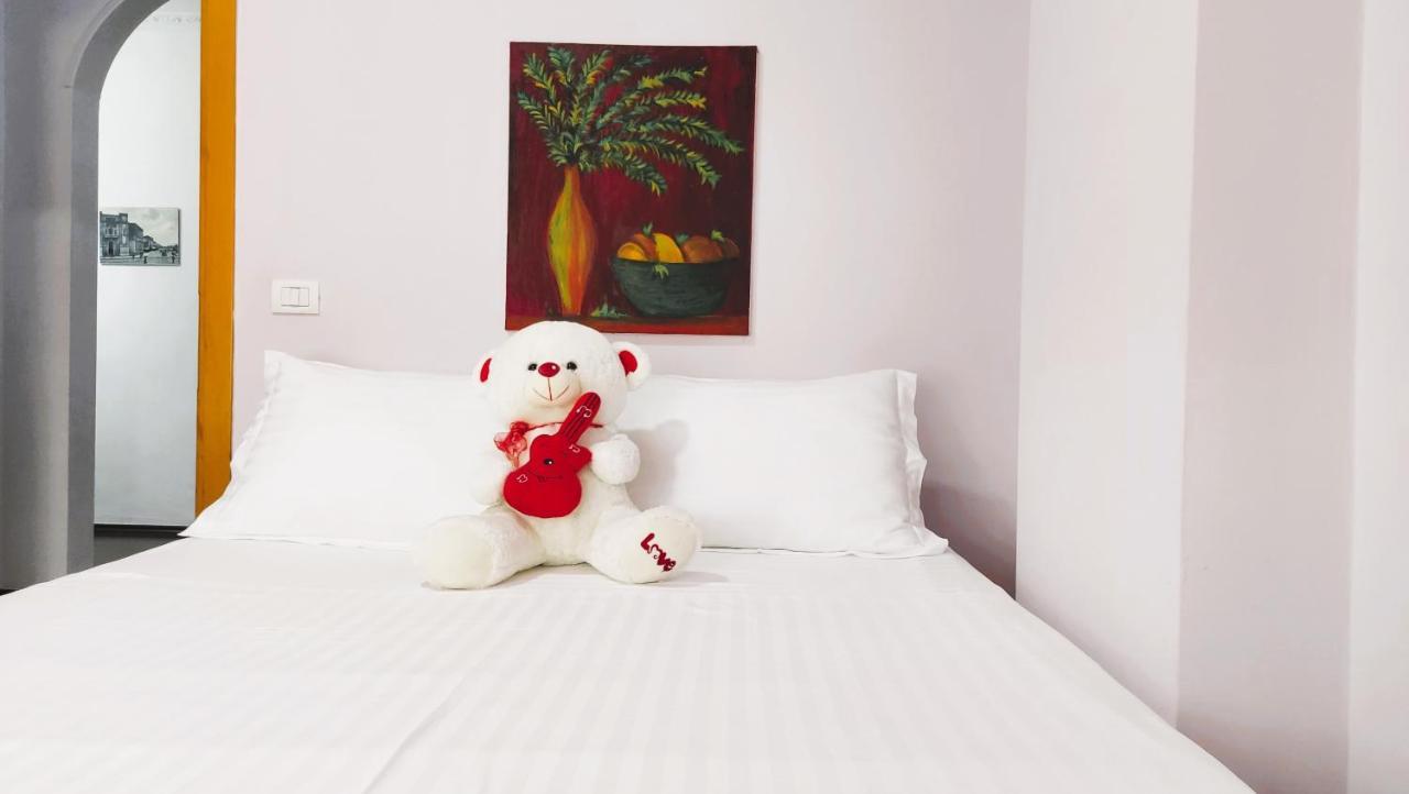 Spacious Family-Friendly Apartment In The Heart Of Bllok Tirana Extérieur photo